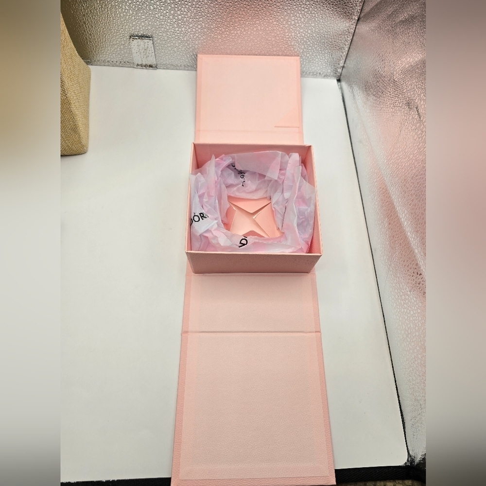 Pink Authentic Pandora Gift Box With Pandora Tissue Paper - Picture 3 of 7
